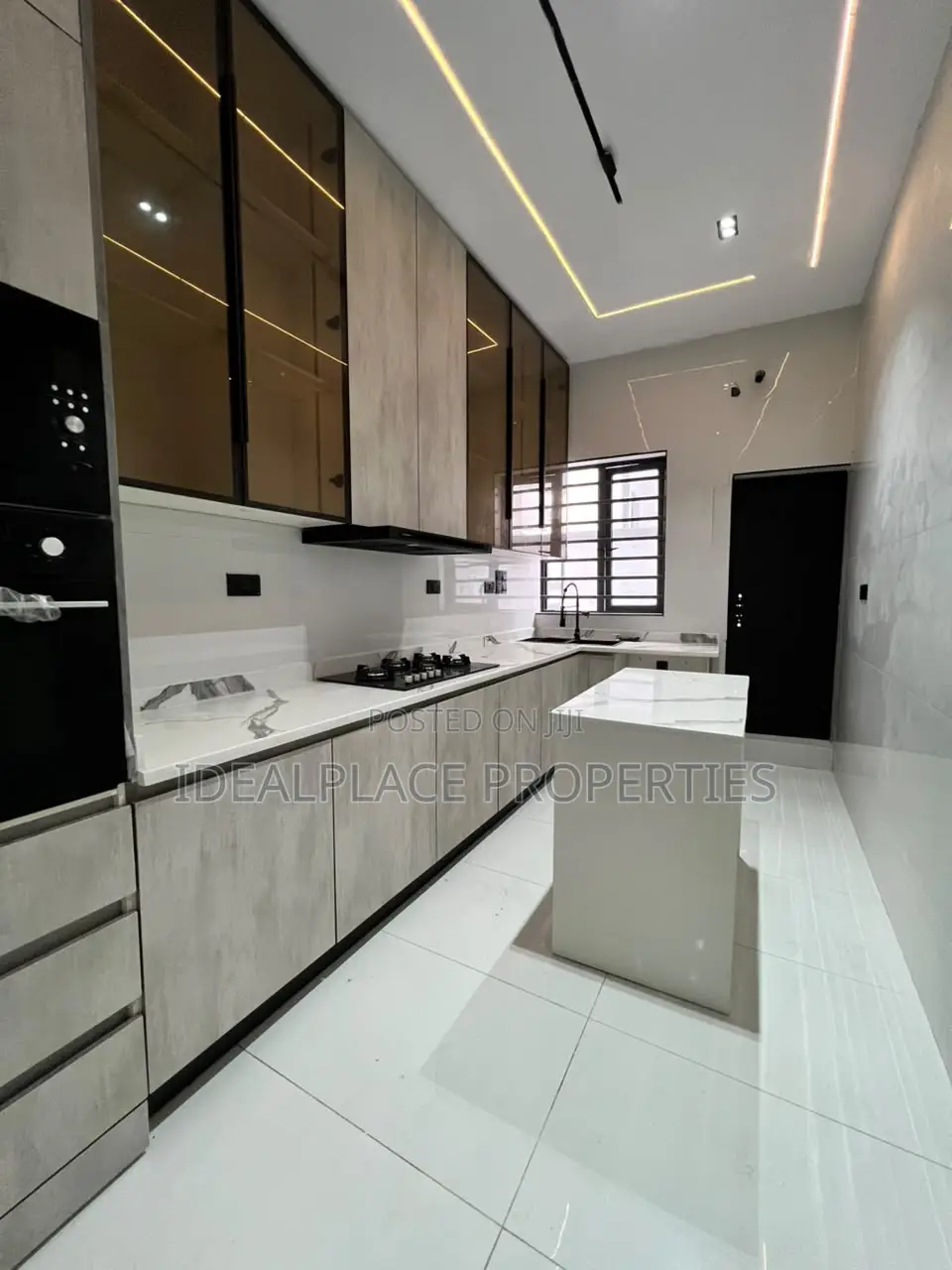 4bdrm Duplex in Ikota for sale