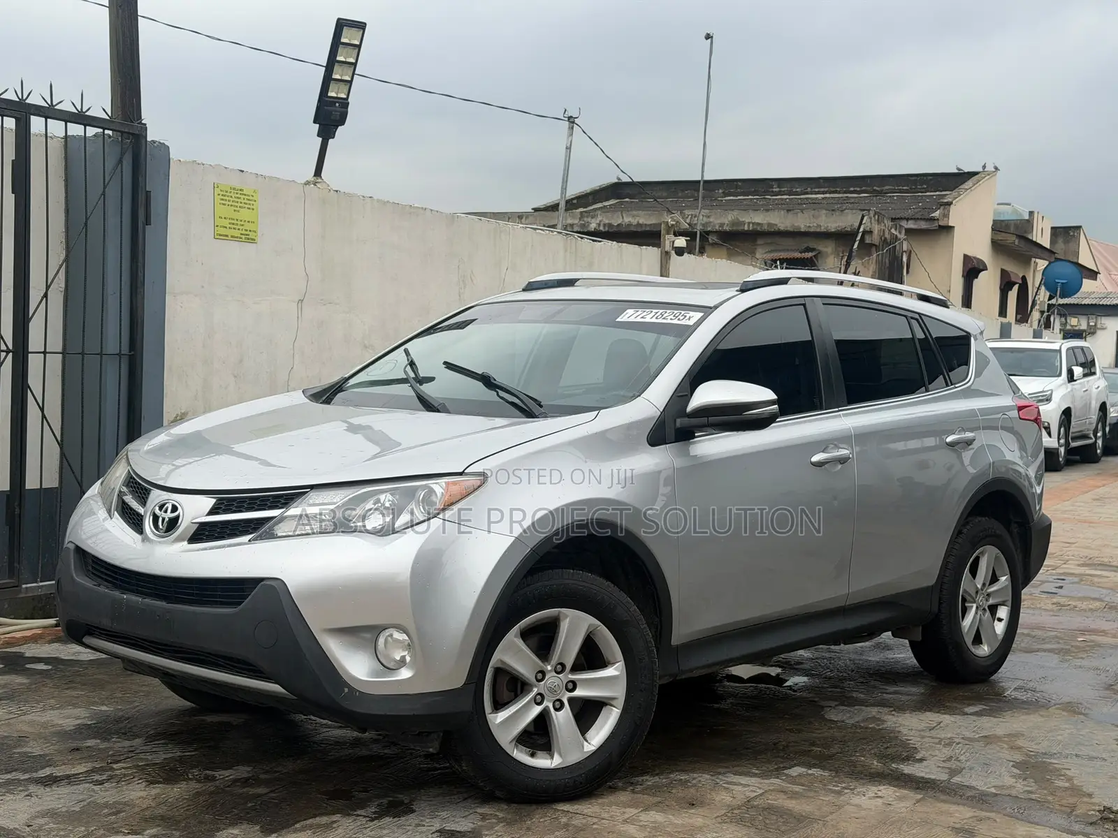 Toyota RAV4 XLE 4dr SUV AWD (2.5L 4cyl 6A) 2015 Silver
