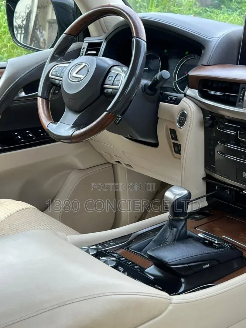 Lexus LX 2016 Black