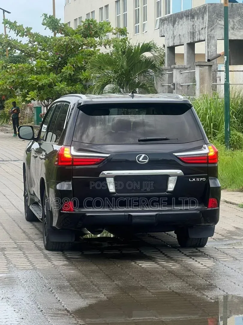 Lexus LX 2016 Black