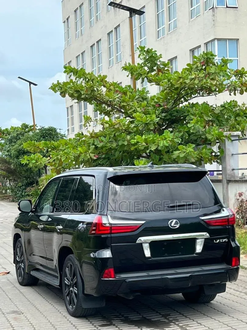Lexus LX 2016 Black