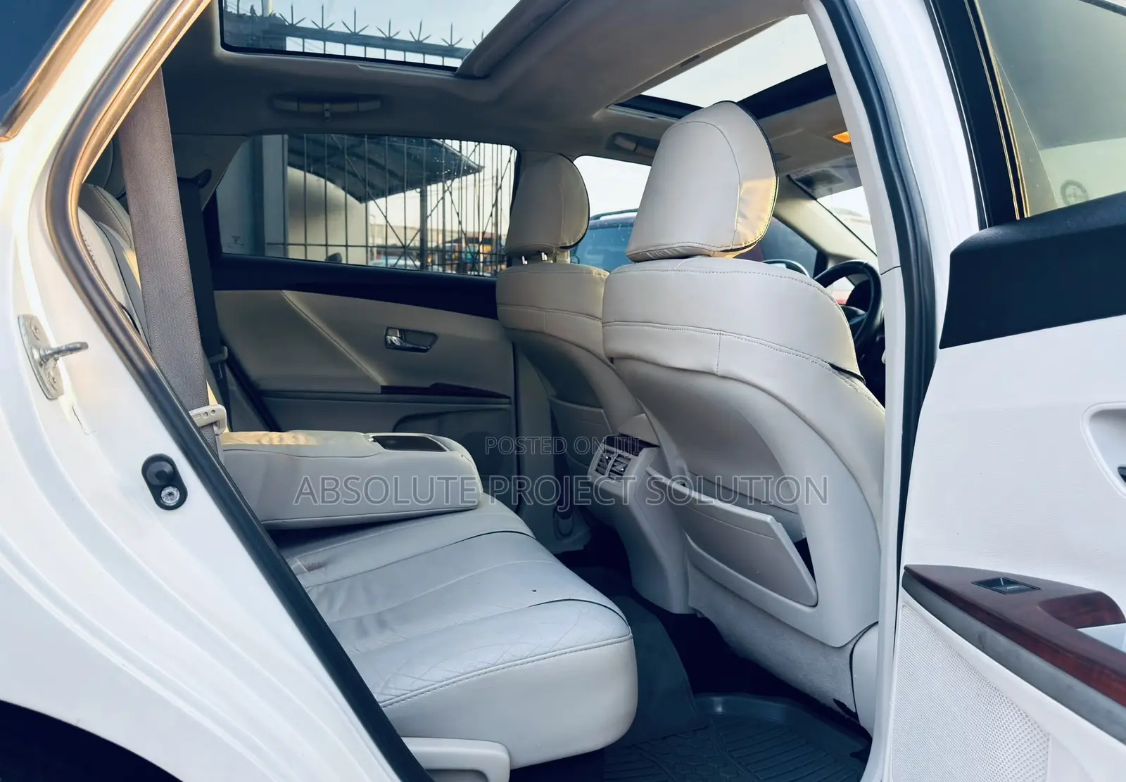 Toyota Venza AWD 2010 White