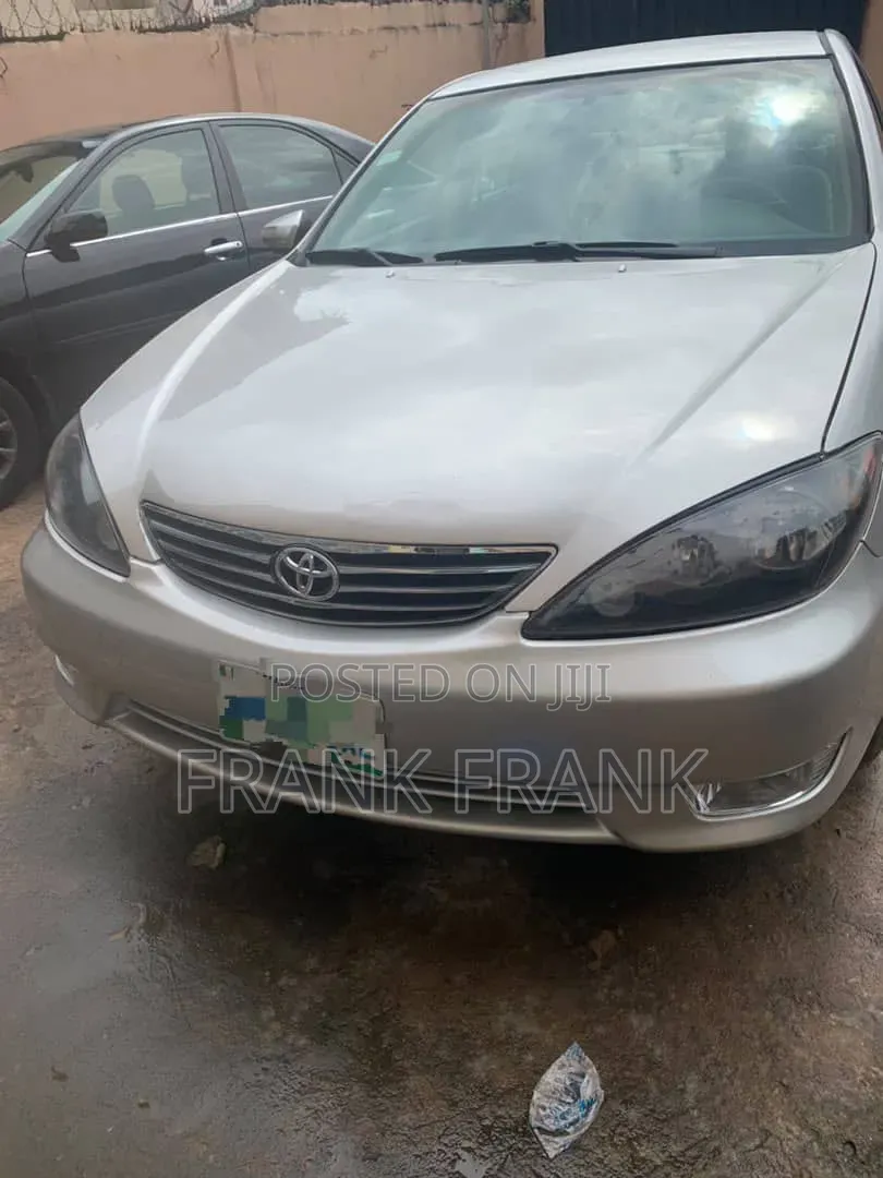 Toyota Camry 2004 Silver