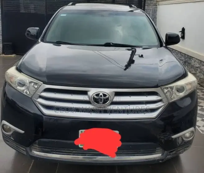 Toyota Highlander Plus 3.5L 4WD 2013 Green