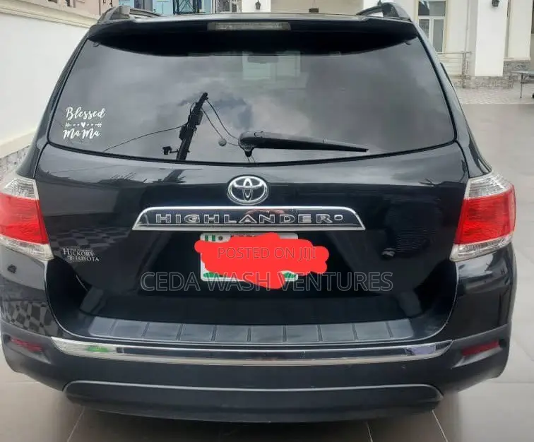 Toyota Highlander Plus 3.5L 4WD 2013 Green