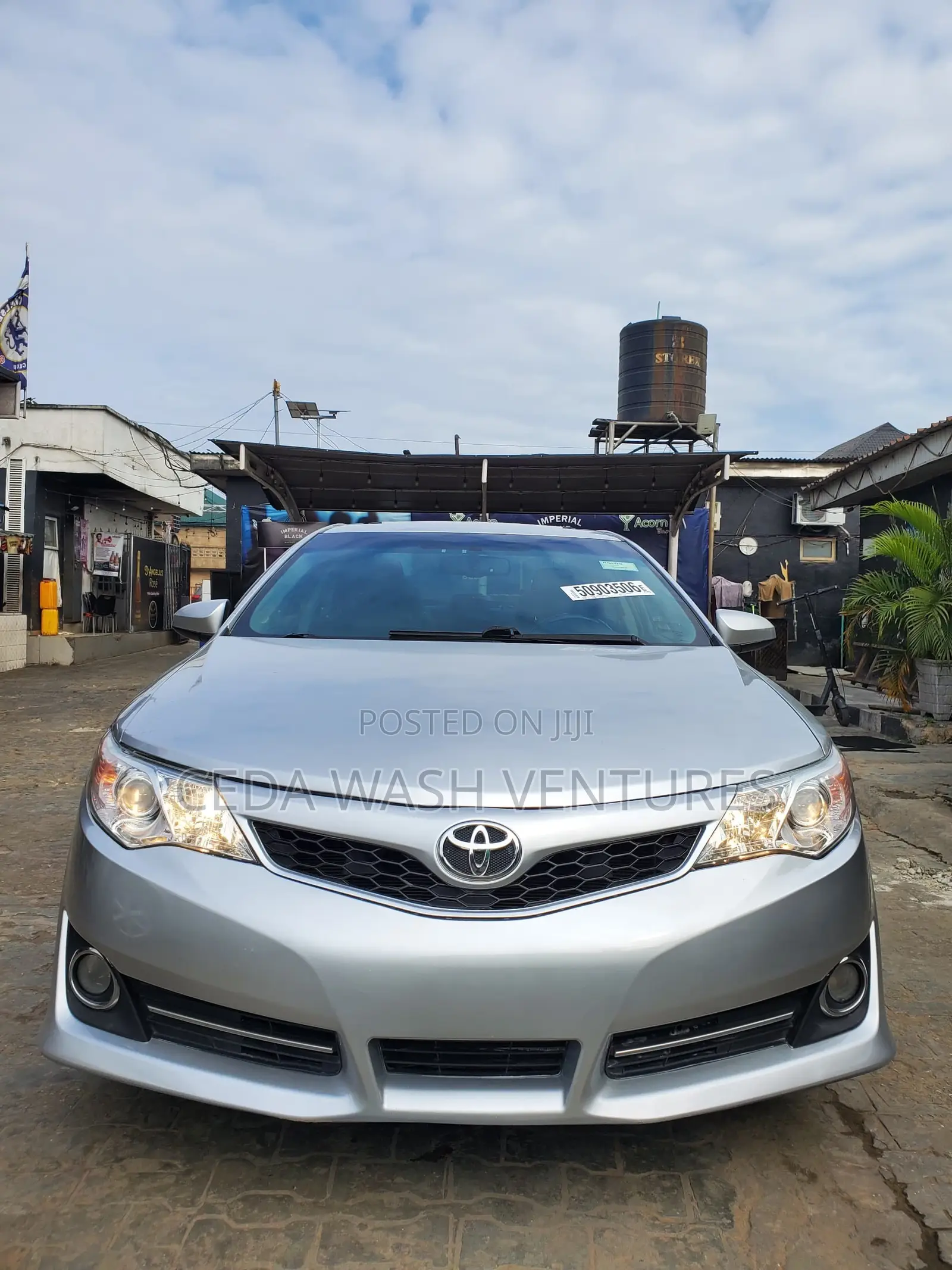 Toyota Camry SE 4dr Sedan w/Prod. End 11/13 (3.5L 6cyl 6A) 2014 Silver