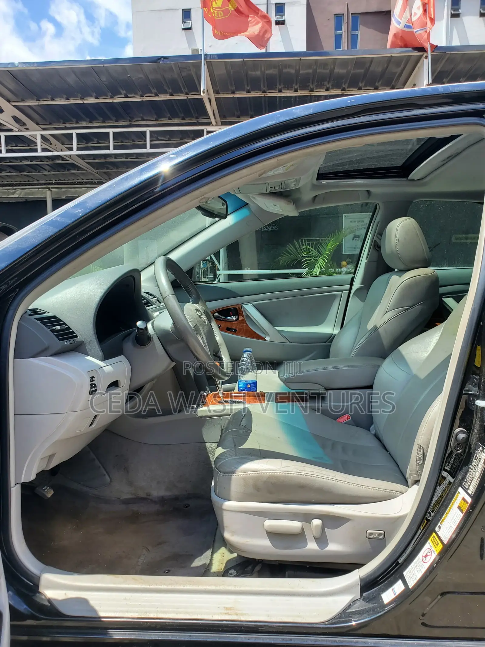 Toyota Camry XLE V6 4dr Sedan (3.5L 6cyl 6AM) 2010 Black