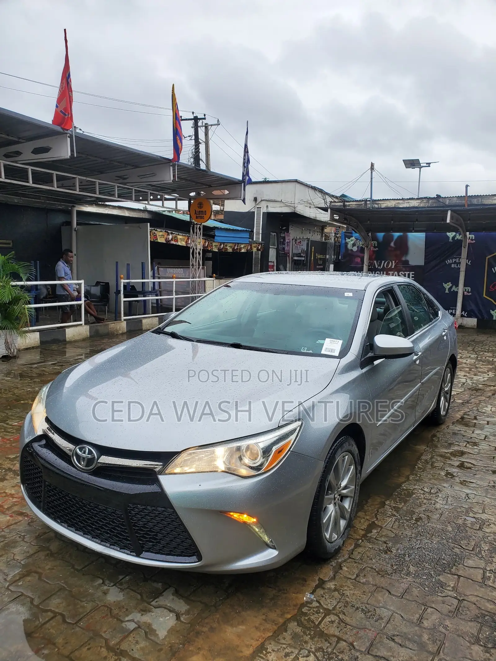Toyota Camry XLE 4dr Sedan (2.5L 4cyl 6A) 2015 Silver