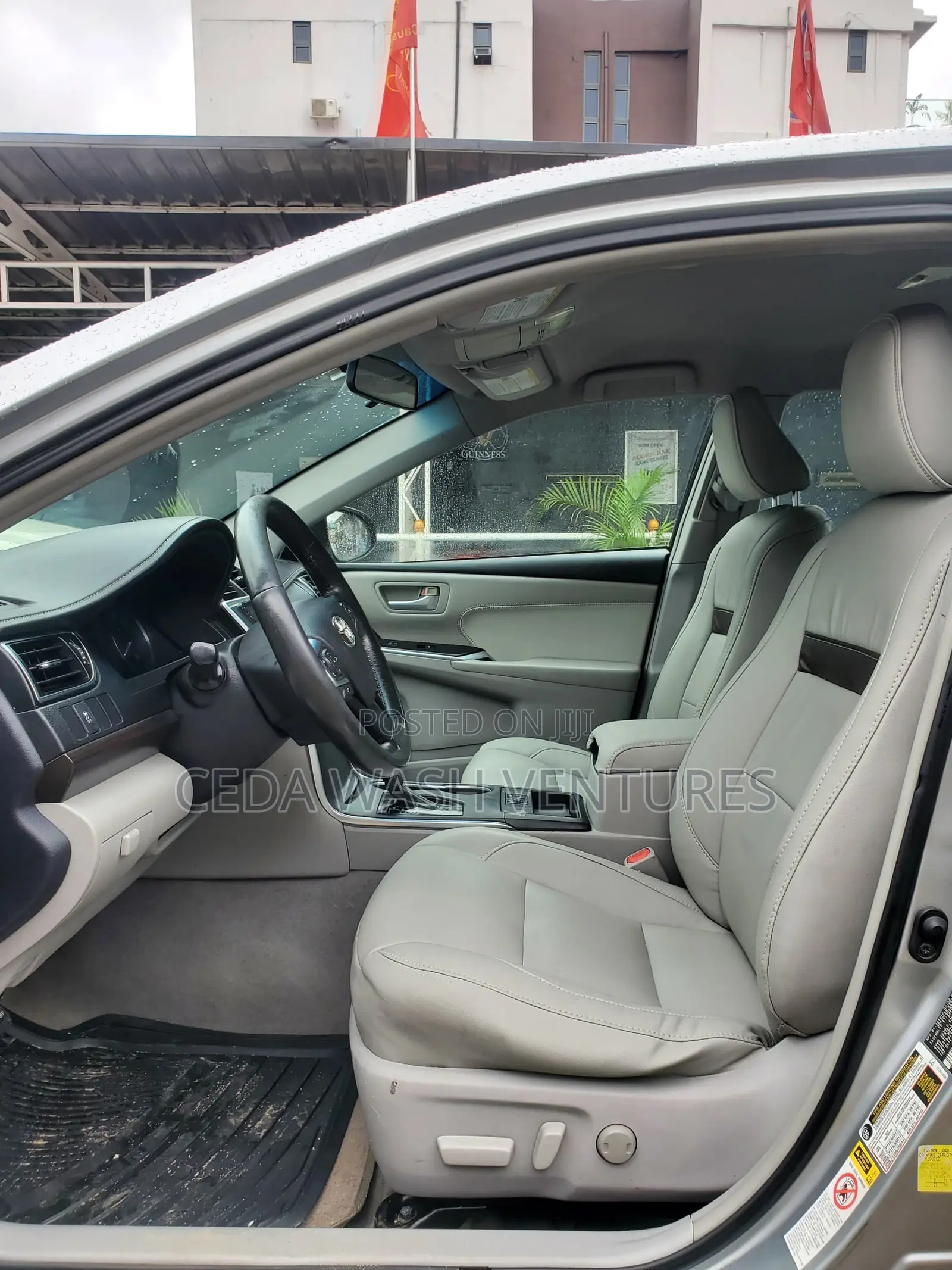 Toyota Camry XLE 4dr Sedan (2.5L 4cyl 6A) 2015 Silver