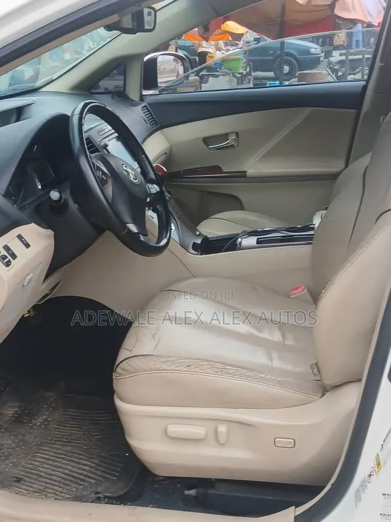 Toyota Venza 2011 White