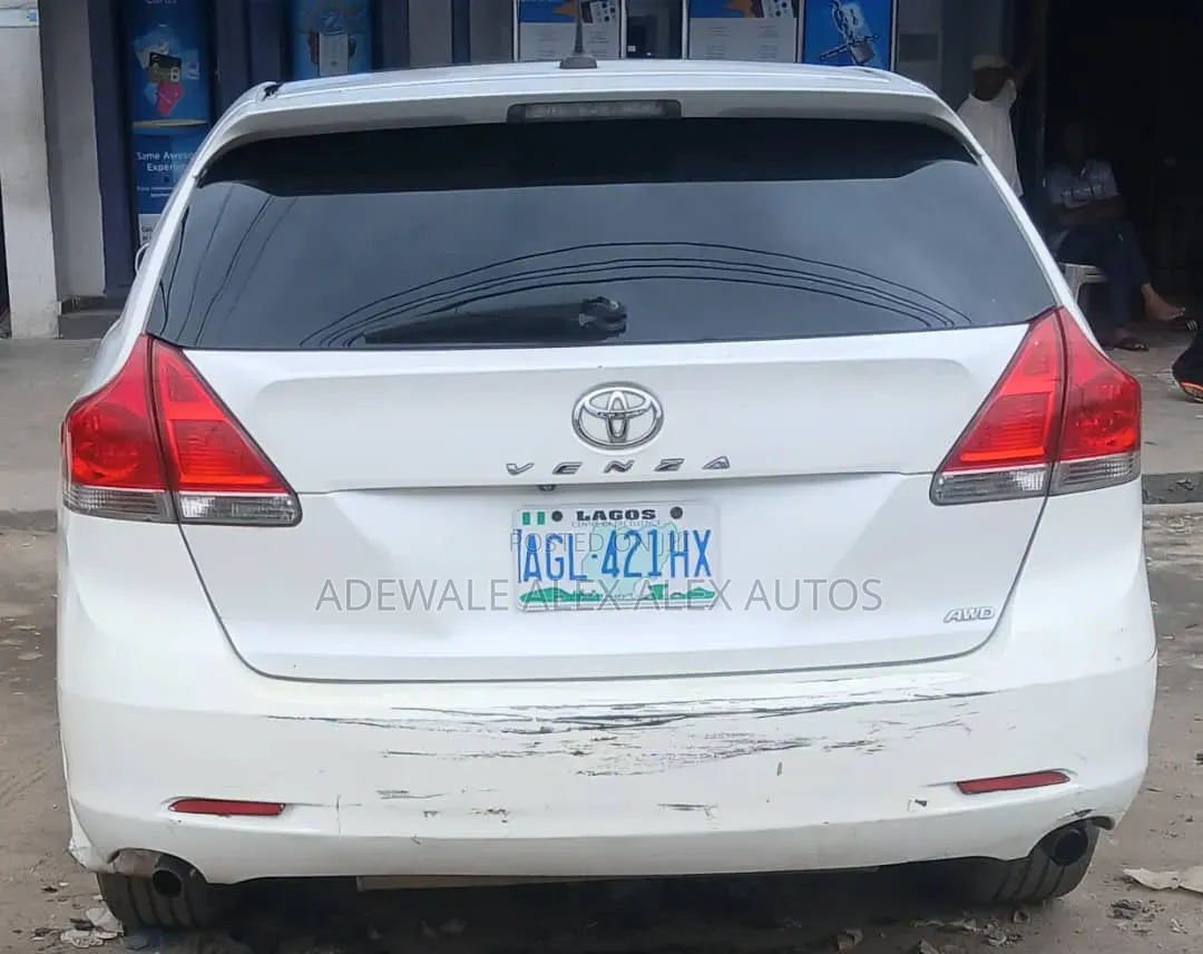 Toyota Venza 2011 White
