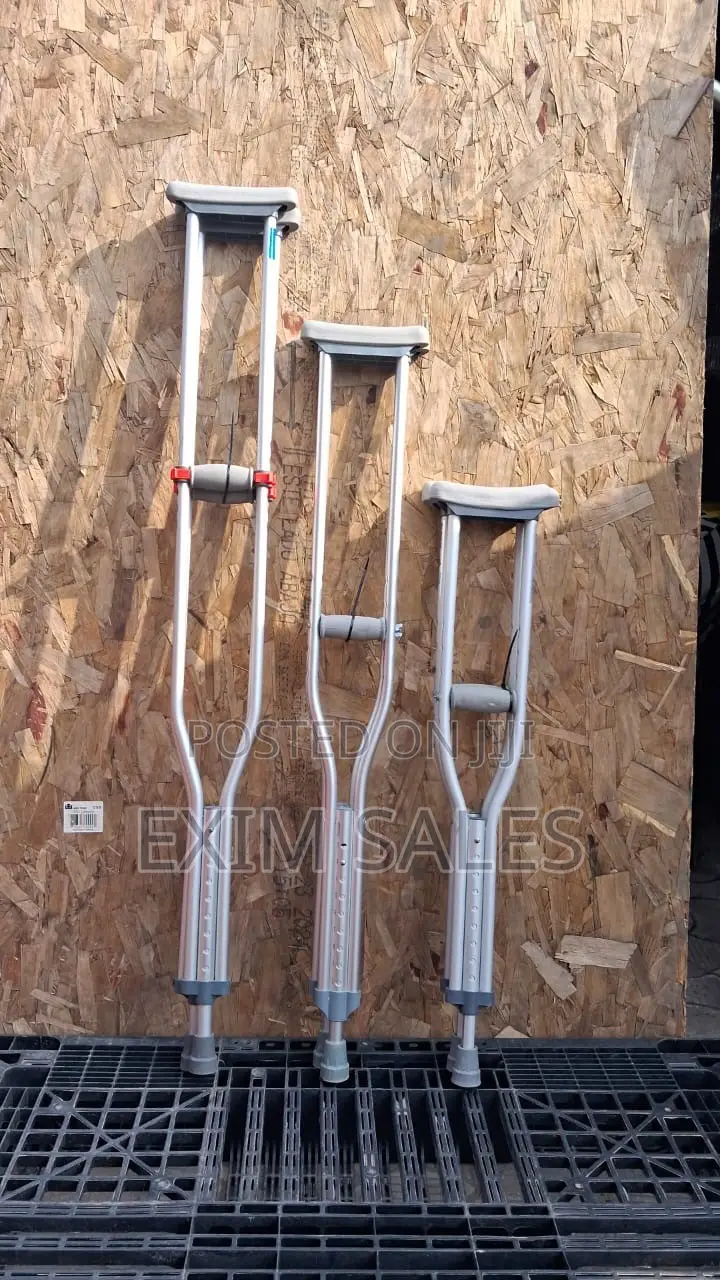 US Quality Adjustable Underarm Crutches.