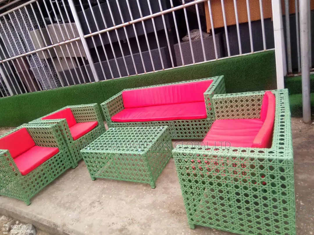 Brand New Outdoor Wicker/Rattan Sofa Set With Lime-Green Cushions.