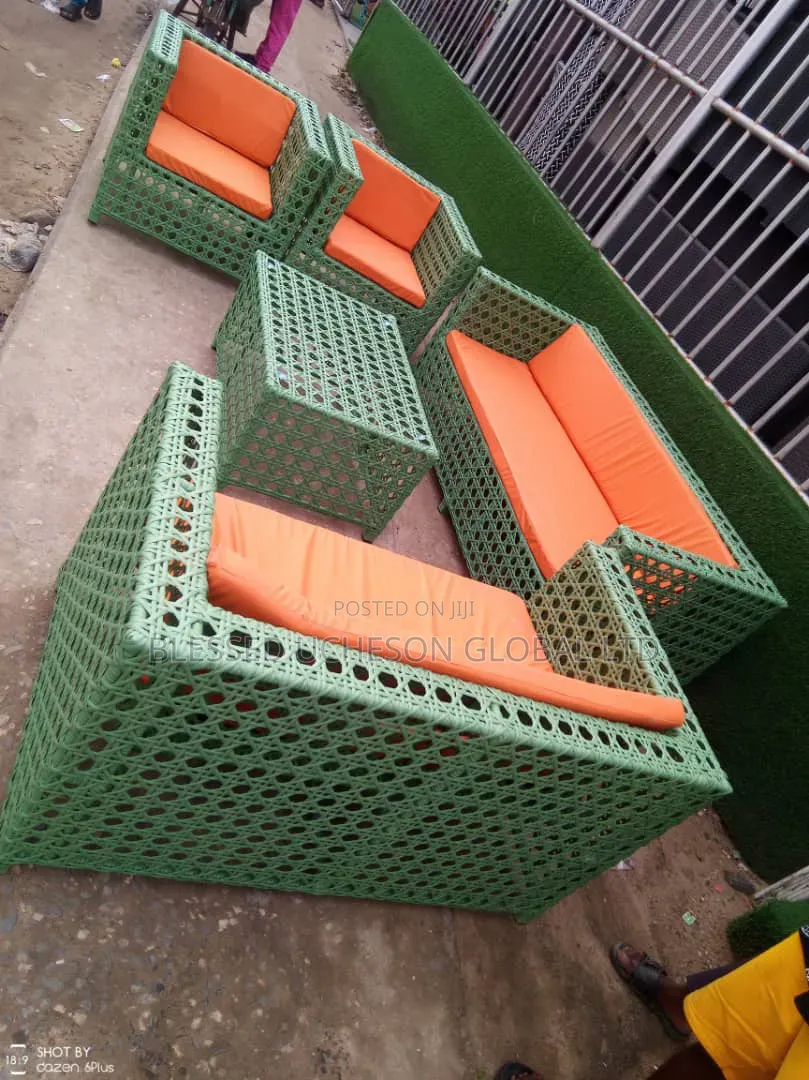 Brand New Outdoor Wicker/Rattan Sofa Set With Lime-Green Cushions.