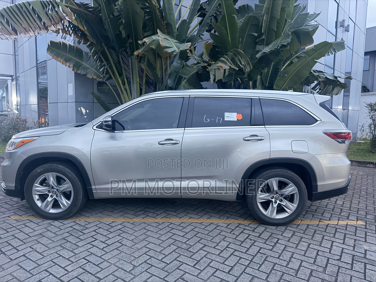 Toyota Highlander Limited Platinum 4dr SUV AWD (3.5L 6cyl 6A) 2015