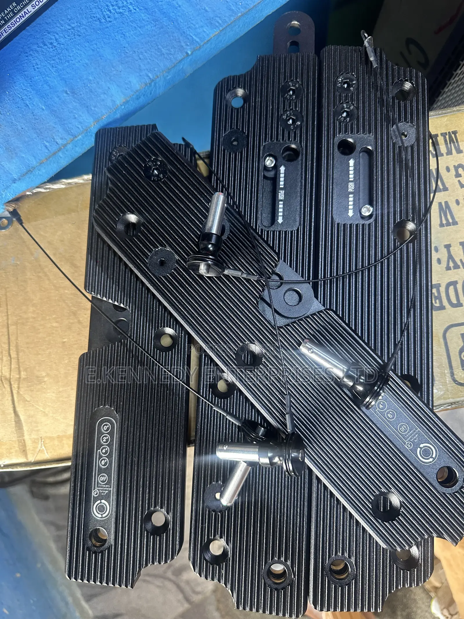 Standard 12 Inch Line Array Speaker Bracket (4 Pins)