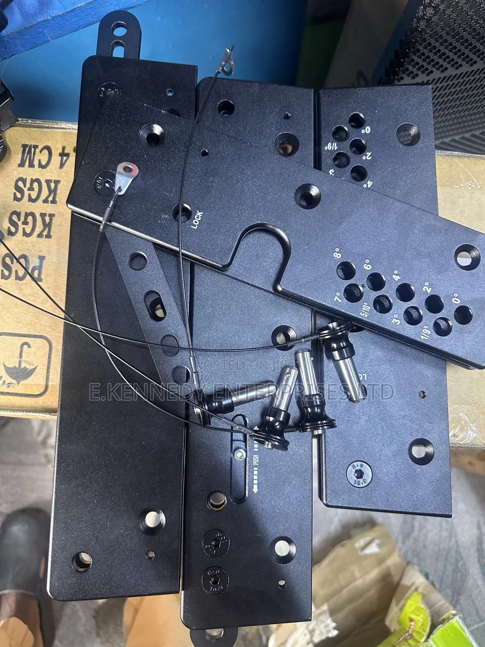 Standard 12 Inch Line Array Speaker Bracket (4 Pins)