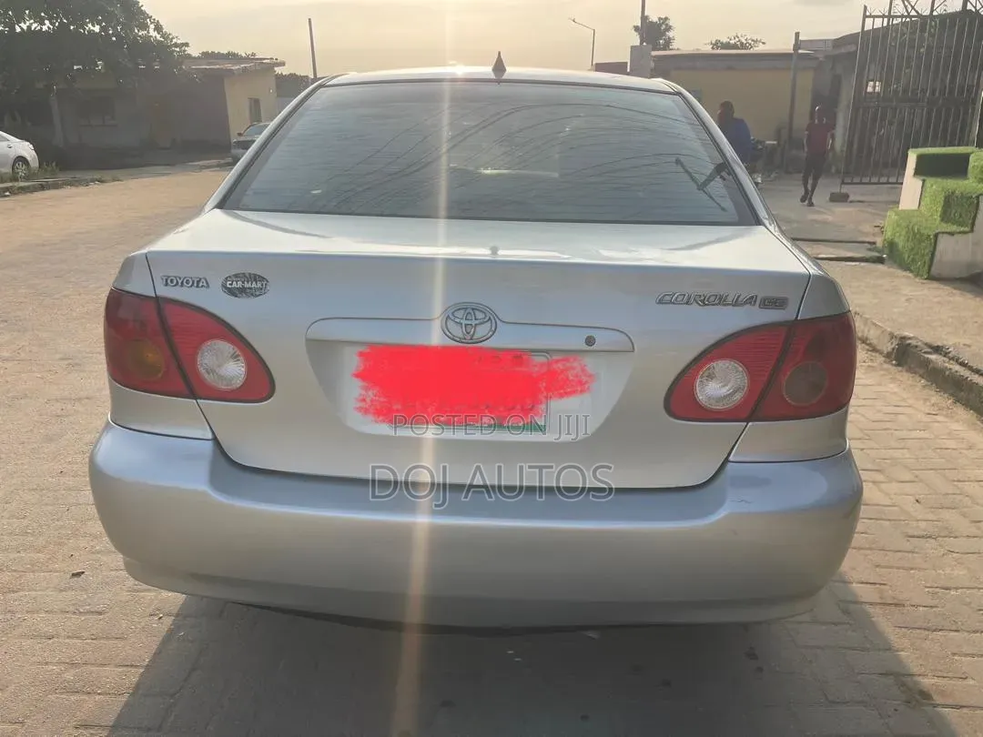 Toyota Corolla LE 2004 Silver