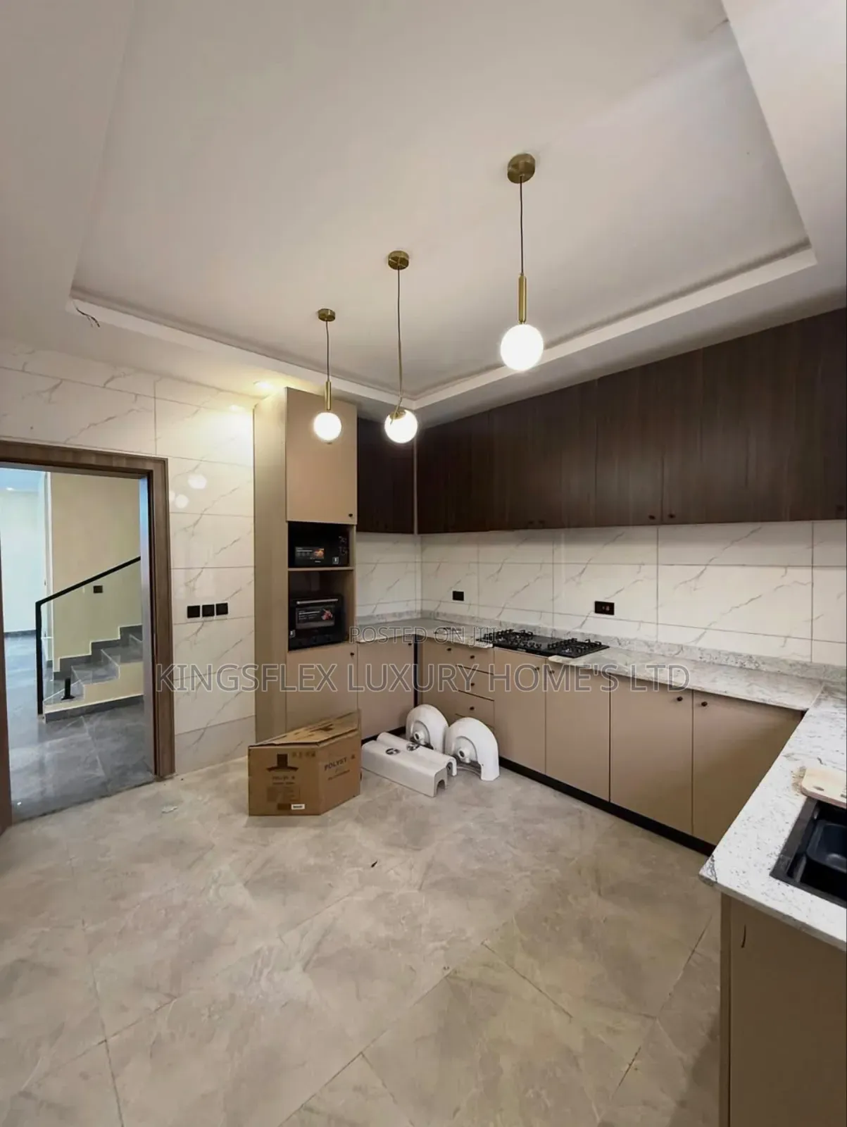 5bdrm Townhouse/Terrace in Estate, Maitama for sale