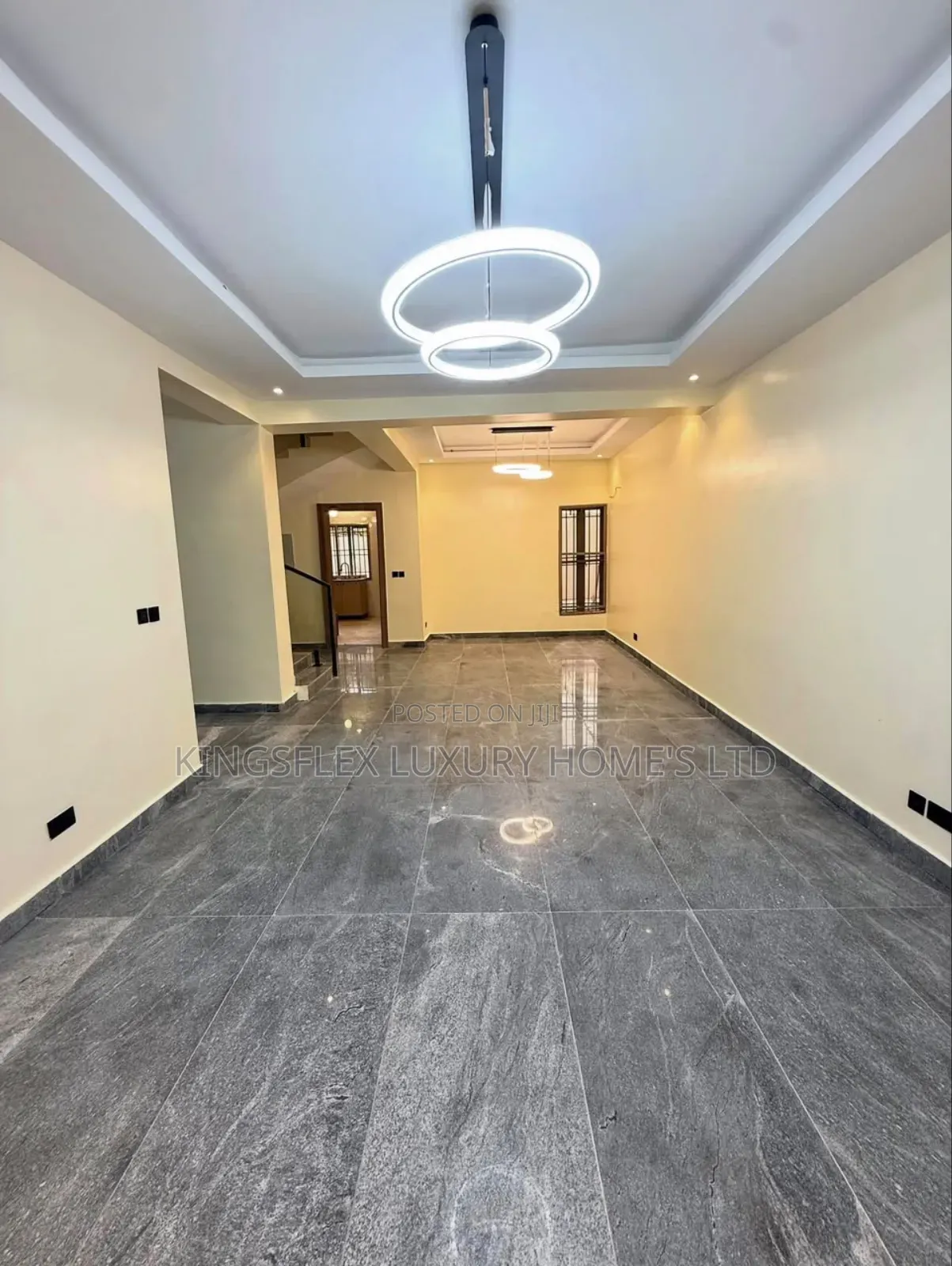 5bdrm Townhouse/Terrace in Estate, Maitama for sale