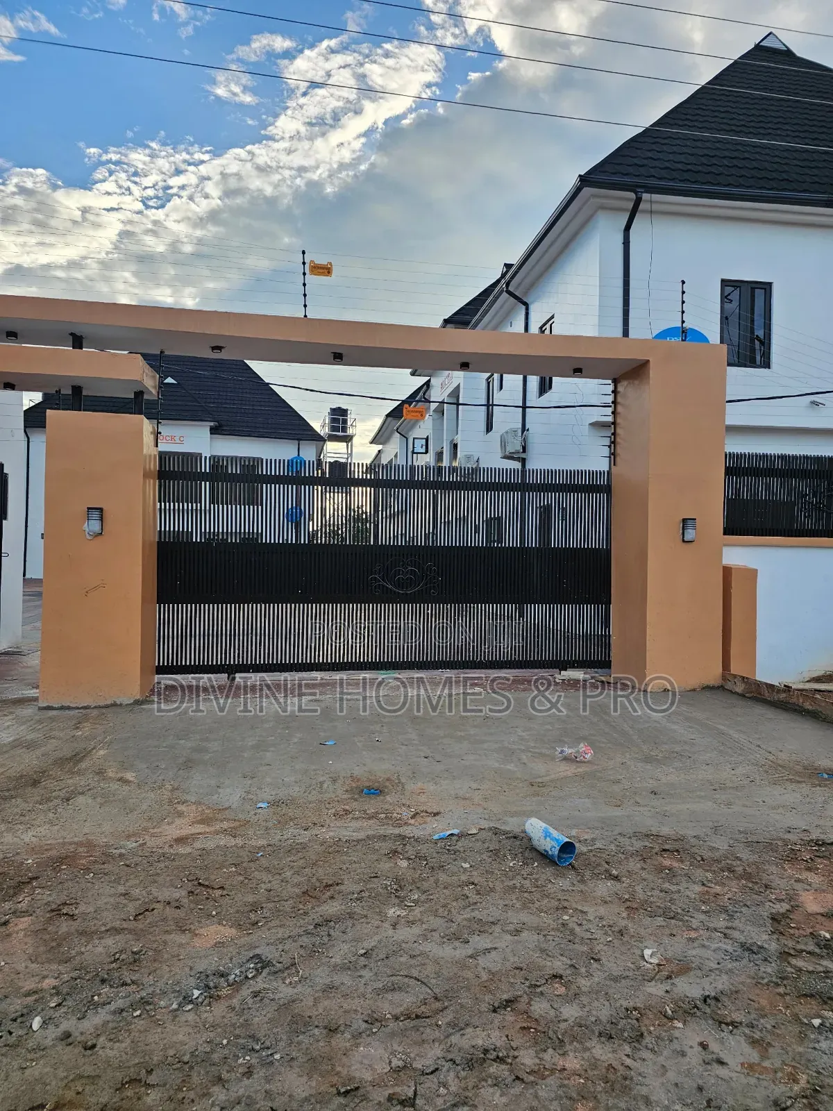 2bdrm Block of Flats in Lugbe District for rent