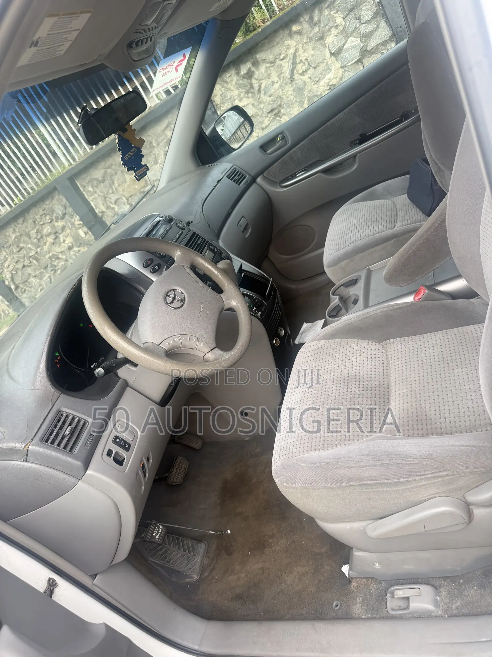 Toyota Sienna LE AWD 2006 White