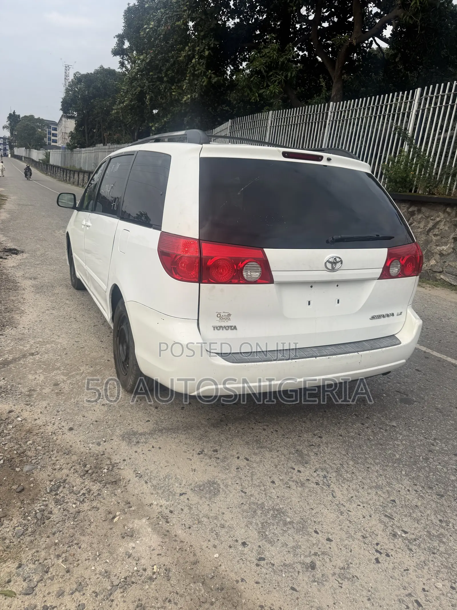 Toyota Sienna LE AWD 2006 White