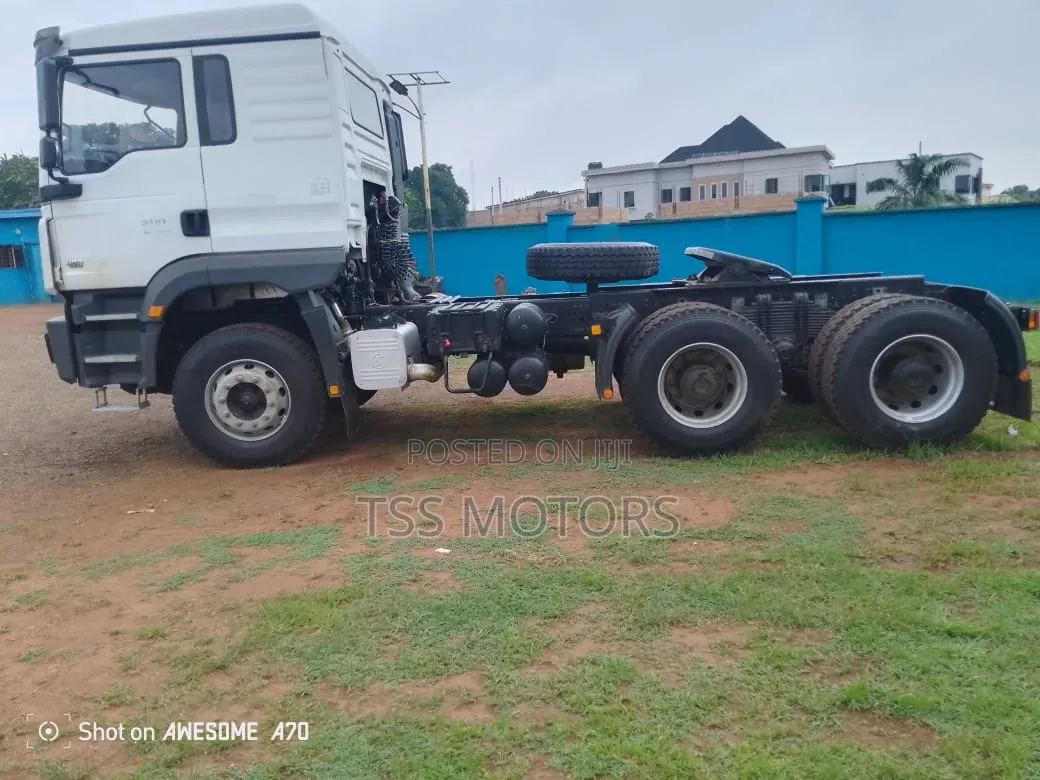 Shacman Tractor
