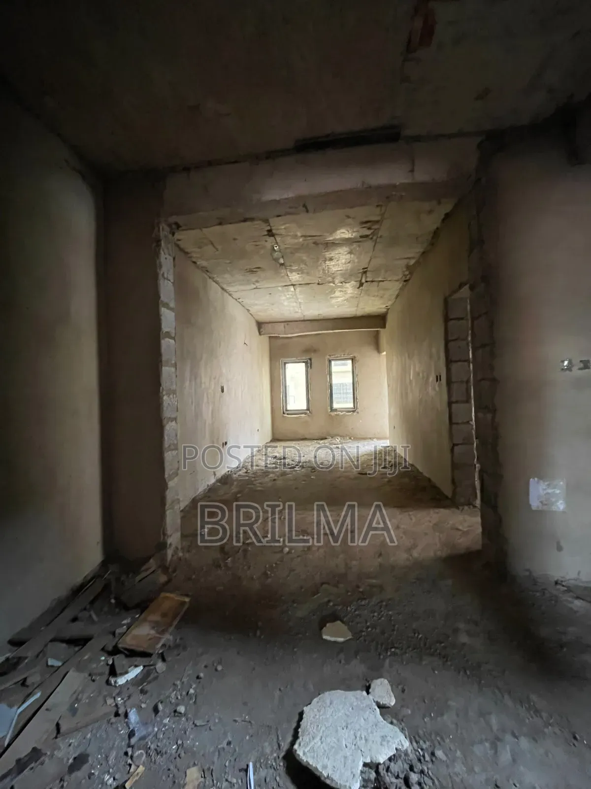 4bdrm Duplex in Gaduwa for sale