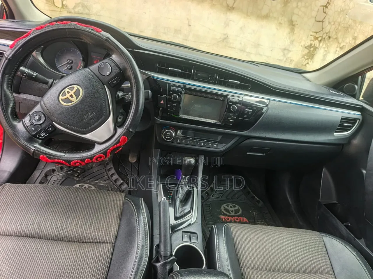 Toyota Corolla 2015 Red