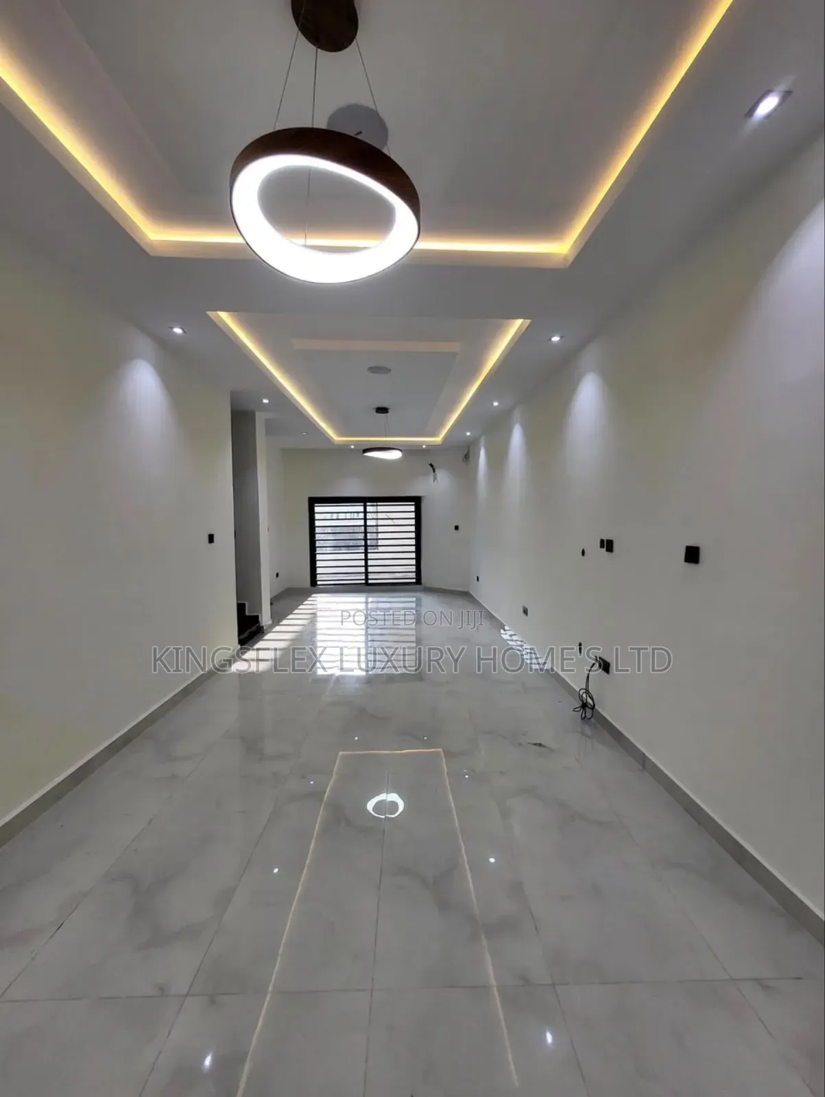 4bdrm Townhouse/Terrace in Estate, Guzape District for sale