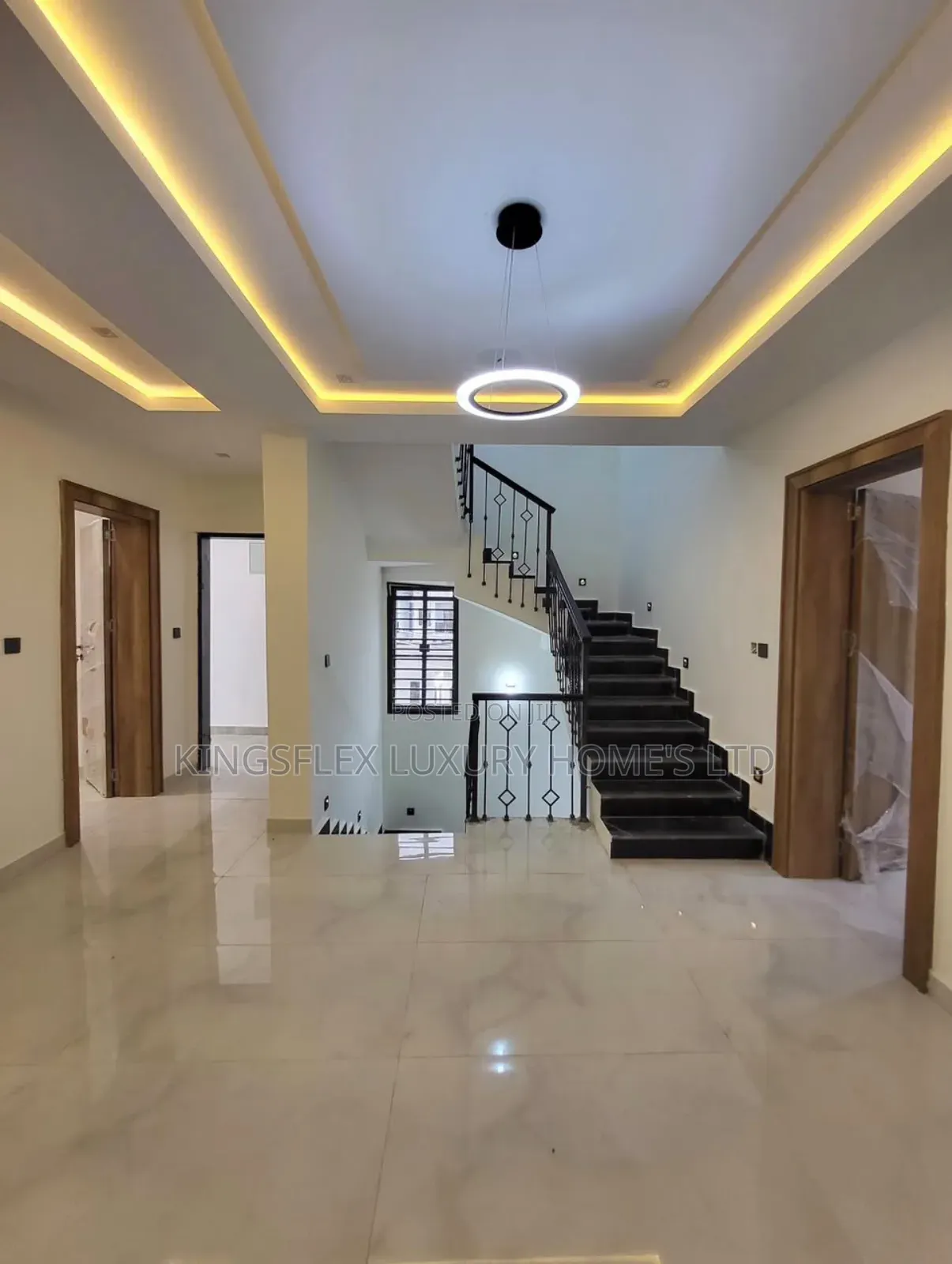 4bdrm Townhouse/Terrace in Estate, Guzape District for sale