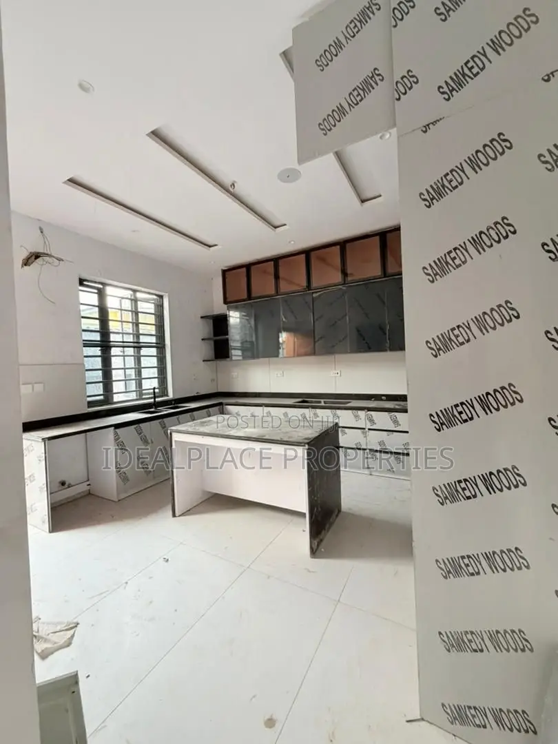 5bdrm Duplex in Adeniyi Jones for sale