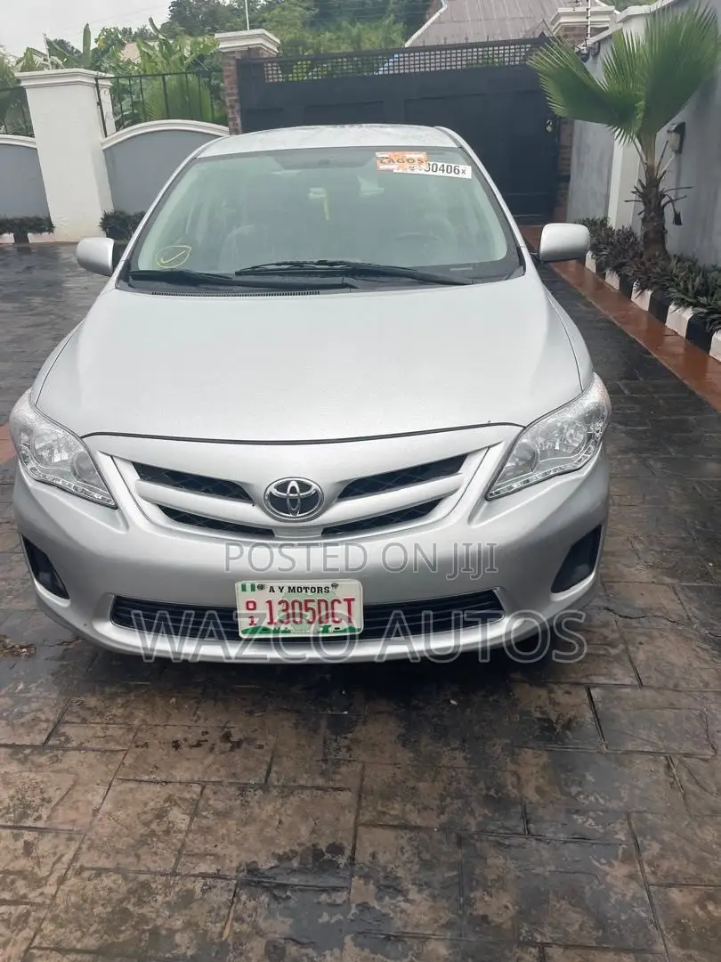 Toyota Corolla 2012 Silver