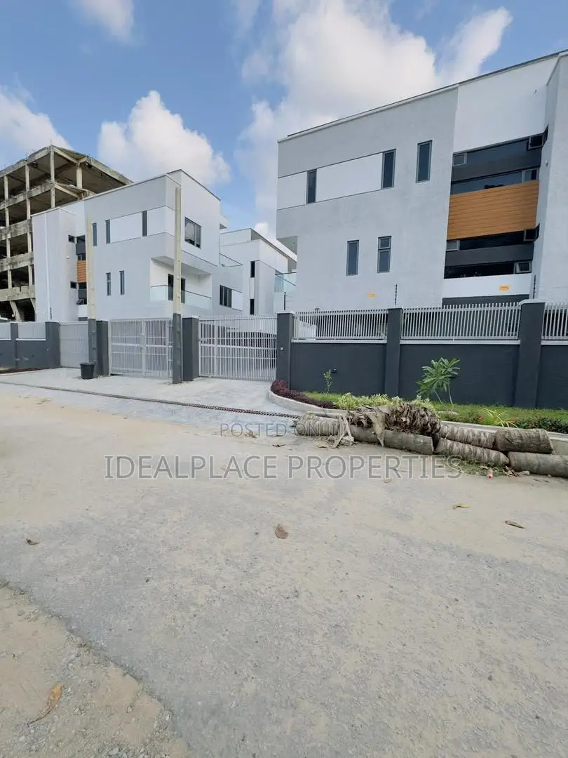 4bdrm Duplex in Adeniyi Jones for sale