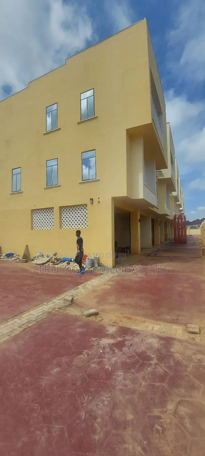 3bdrm Duplex in Guzape District for sale