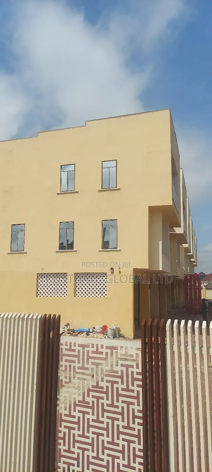 3bdrm Duplex in Guzape District for sale