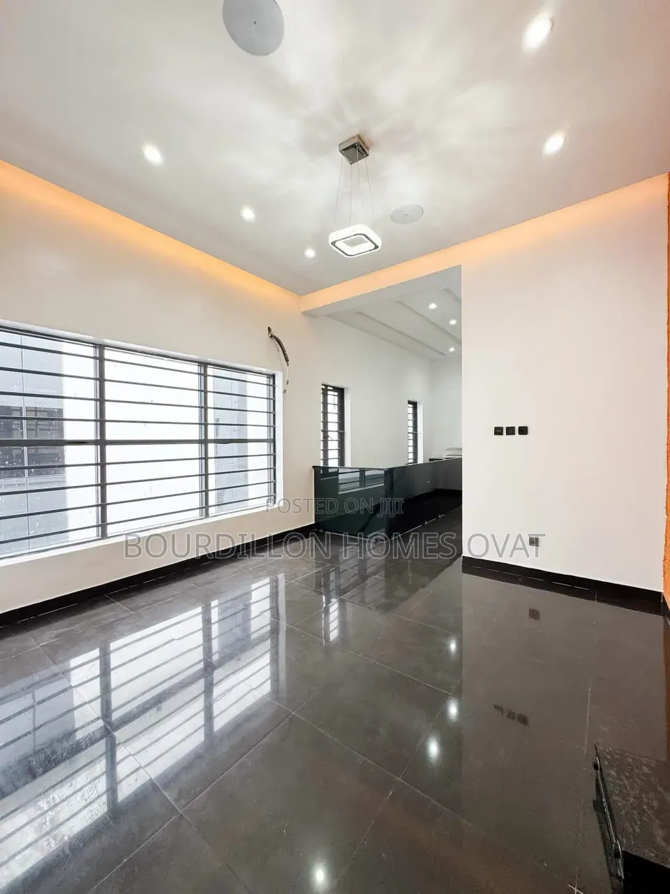 5bdrm Duplex in Megamound Estate for sale