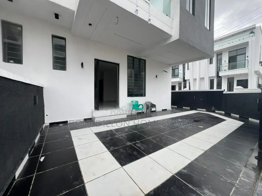 4bdrm Duplex in Lekki Palm City for sale