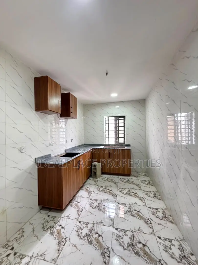 2bdrm Apartment in Surulere for sale