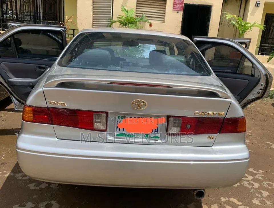 Toyota Camry 2001 Silver