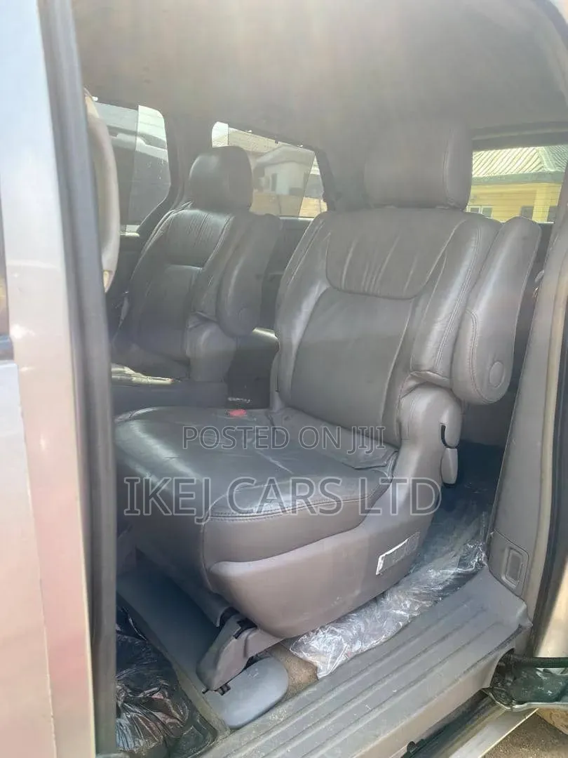 Toyota Sienna 2008 Gold