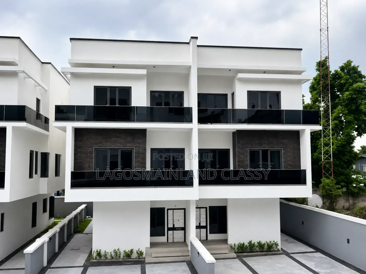 Furnished 5bdrm Duplex in Gra for sale
