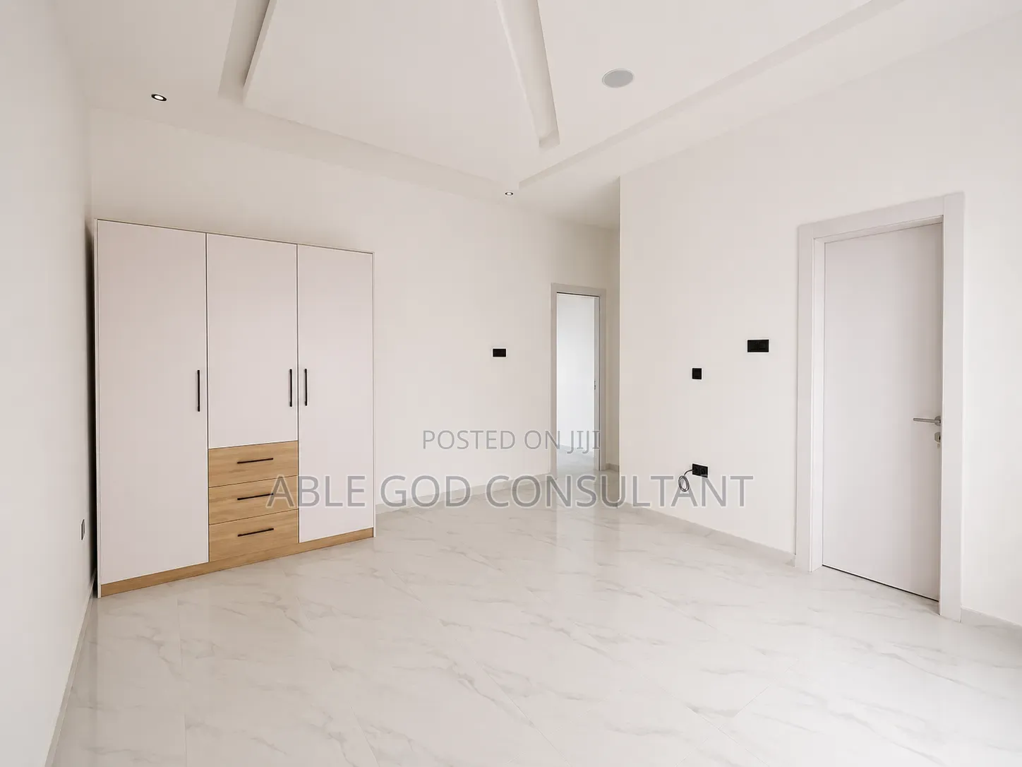 Furnished 5bdrm Duplex in Gra for sale