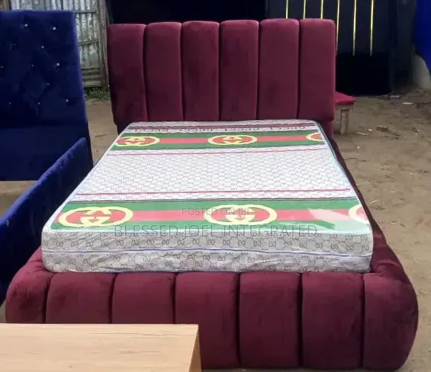 Bedframe/Foam