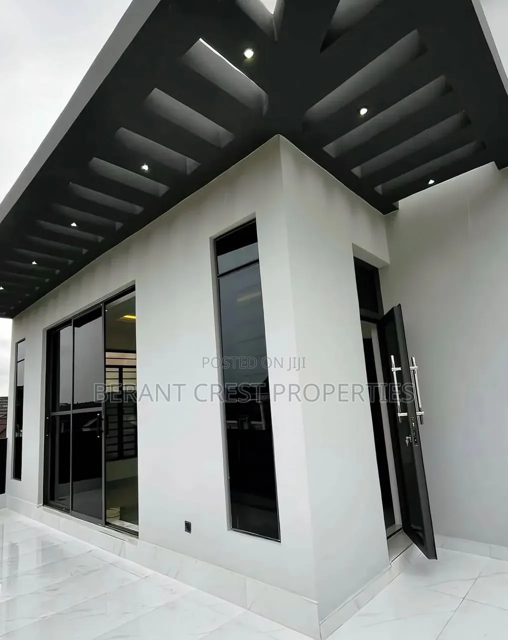 5bdrm Duplex in Apo Resettlement for sale