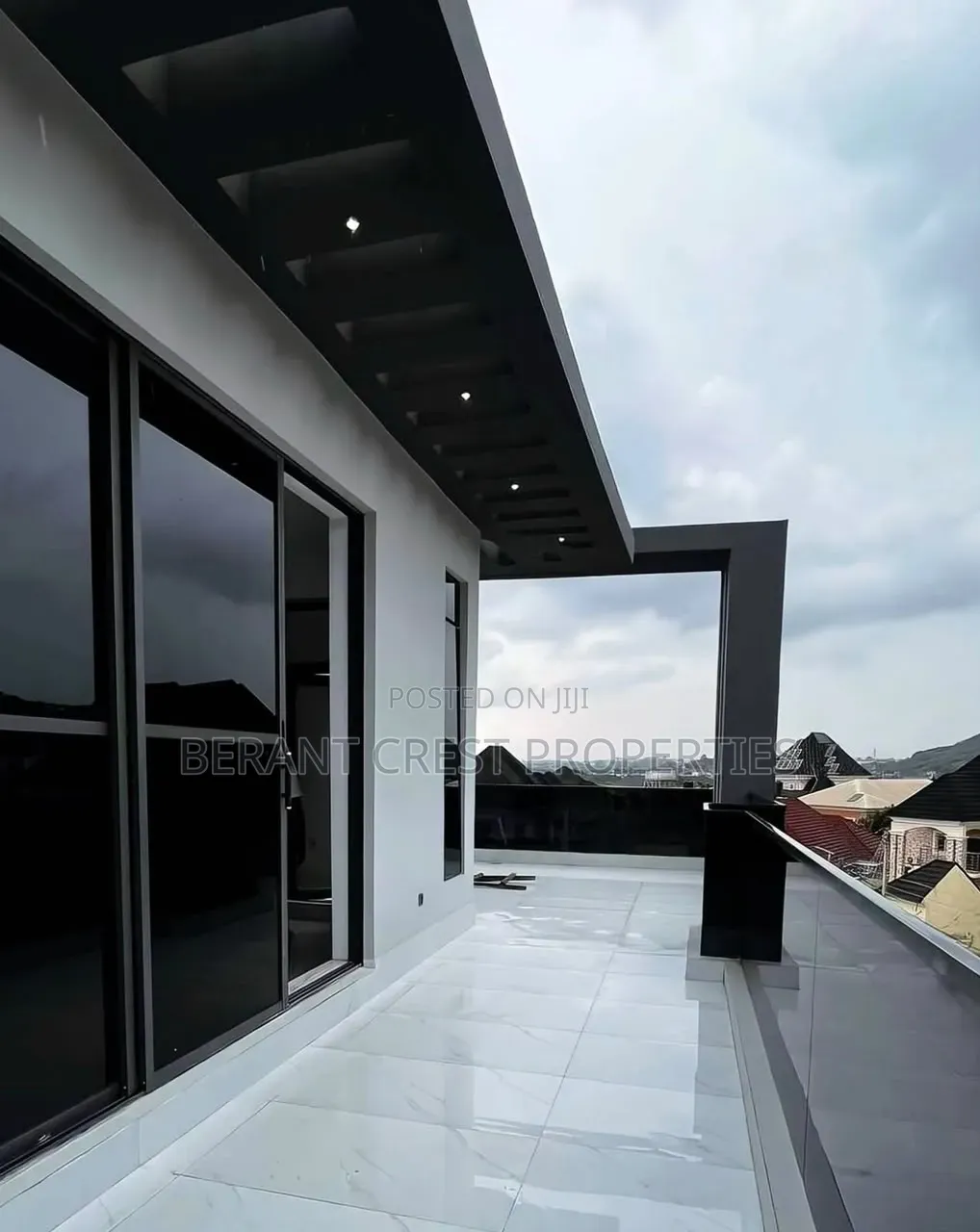 5bdrm Duplex in Apo Resettlement for sale