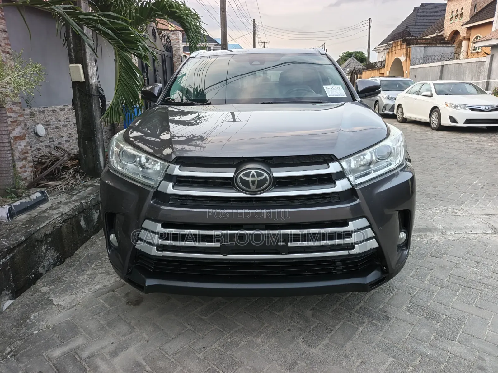 Toyota Highlander XLE 4x4 V6 (3.5L 6cyl 8A) 2017 Brown