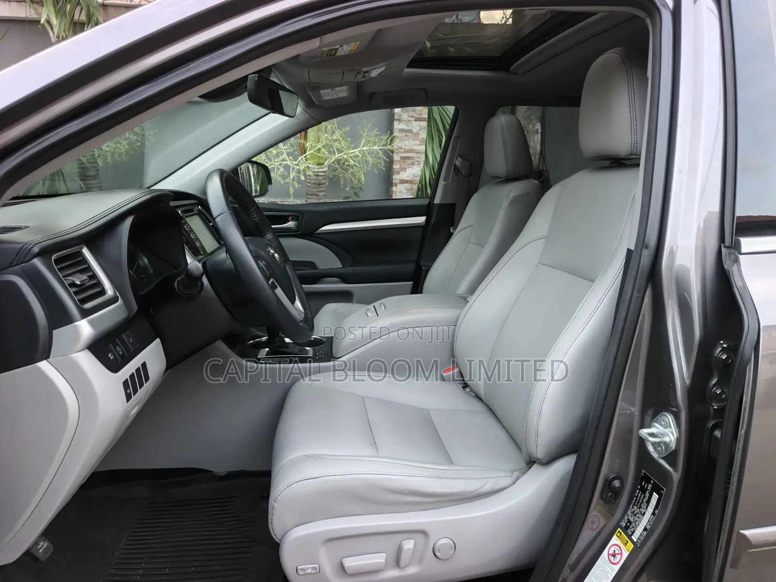 Toyota Highlander XLE 4x4 V6 (3.5L 6cyl 8A) 2017 Brown