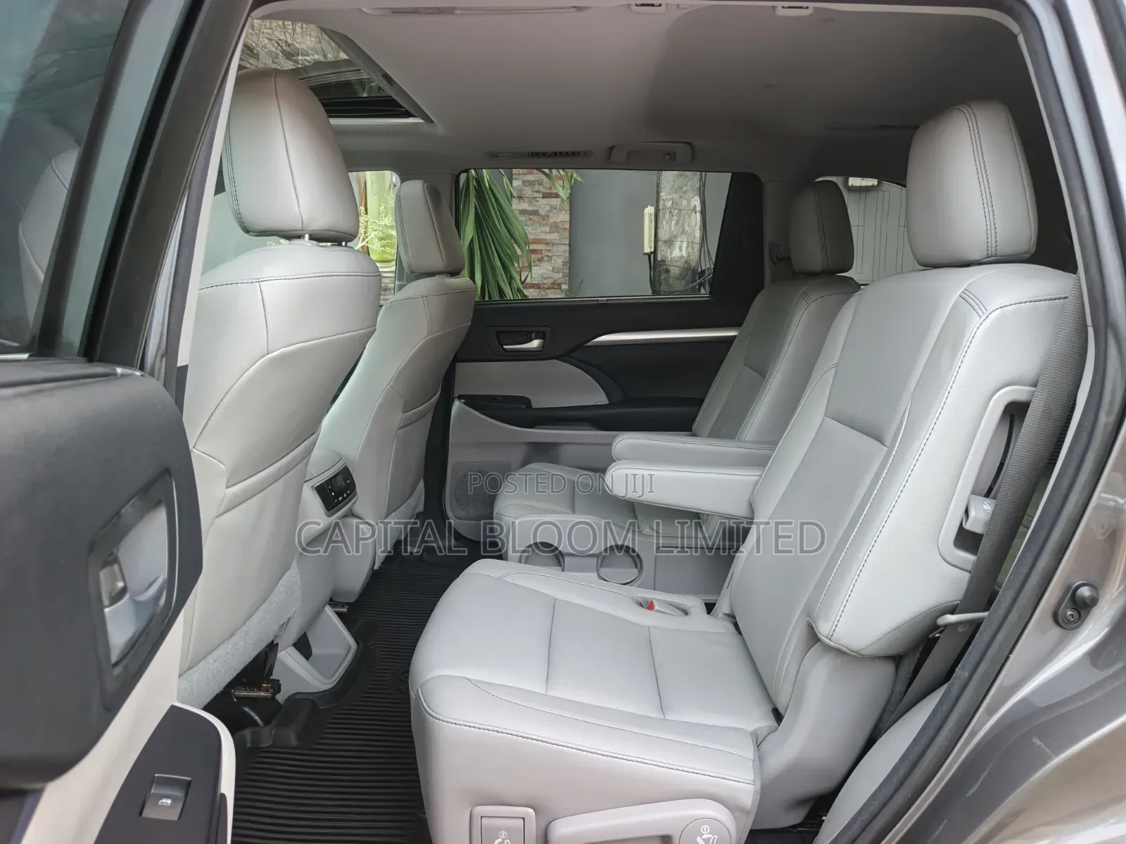 Toyota Highlander XLE 4x4 V6 (3.5L 6cyl 8A) 2017 Brown